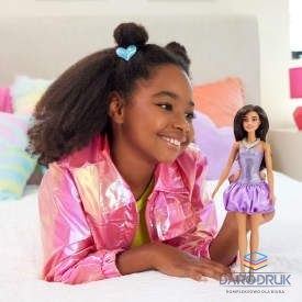 Barbie Lalka Fashionistas brązowe włosy, cekinowa sukienka [mm:] 290 Barbie (HYT92)